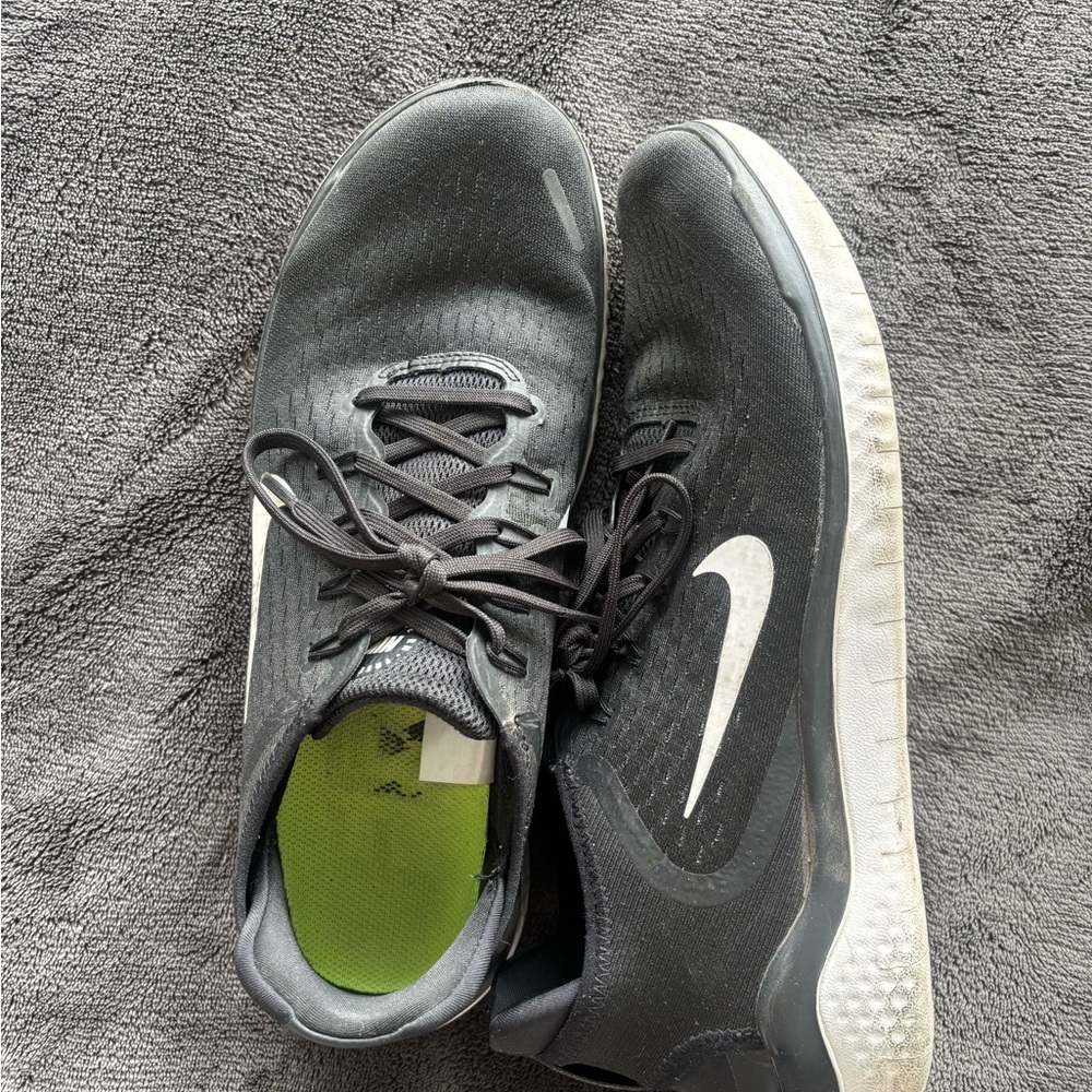 Nike Free RN Black Sneakers